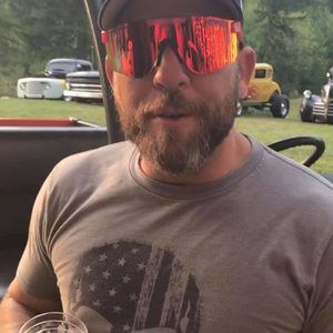 Meet your Posher, Brady